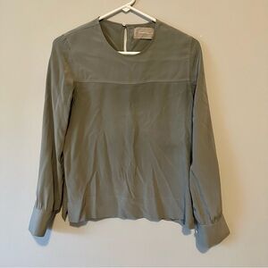 Everlane silk top in size 00